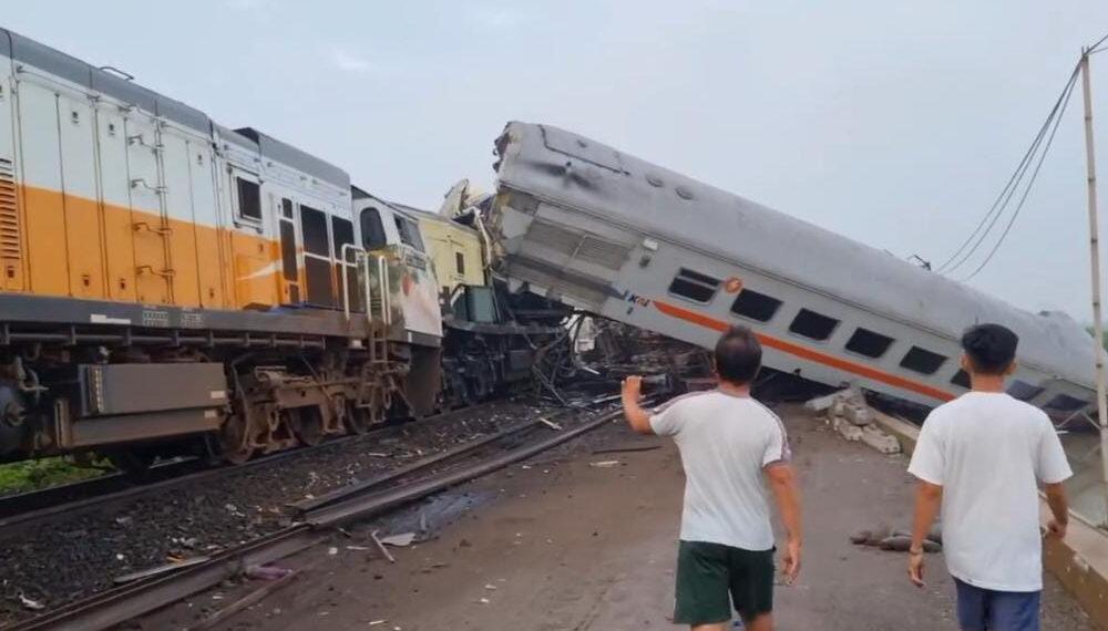 Kecelakaan KA Turangga dan KA Lokal Bandung Raya